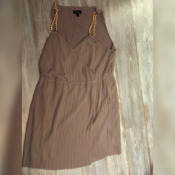 Dress - Picture 3 of 3